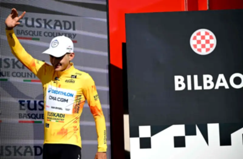 Paul Seixas, 19 ans, brille encore en remportant la deuxième étape du Tour du Pays basque