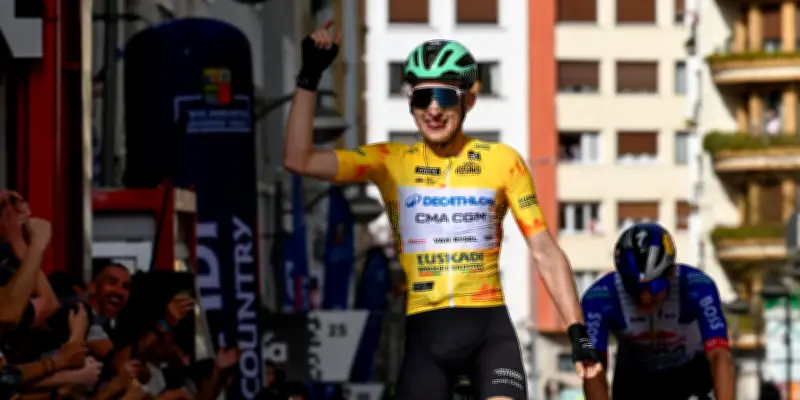 Paul Seixas remporte l'étape reine du Tour du Pays Basque et vise la victoire finale
