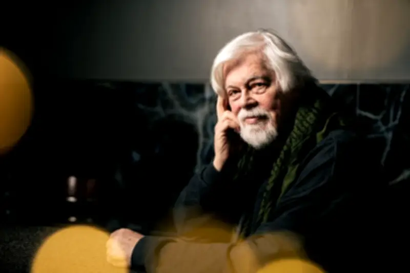 Paul Watson à Draguignan : première conférence après la collision du Bandero en Antarctique