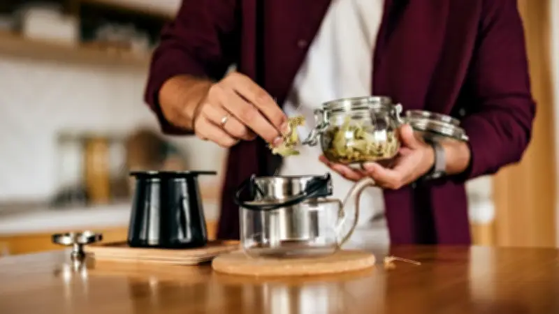 Pays-Bas : un mari drogue sa femme au thé et la viole pendant 10 ans