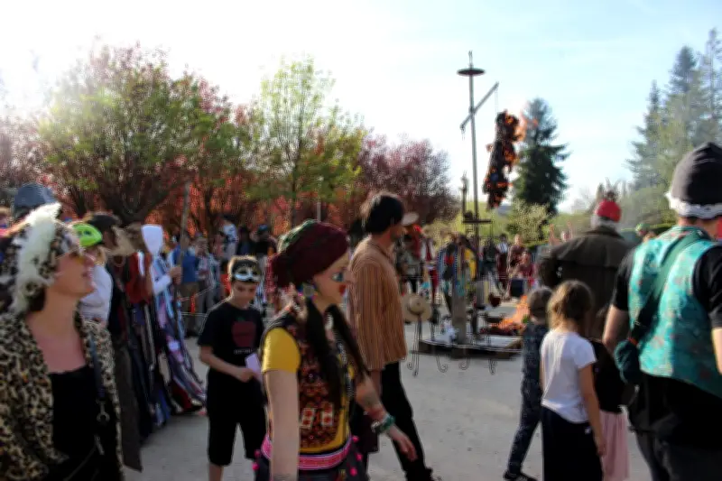 Plazac célèbre son carnaval traditionnel avec le jugement de Pétassource