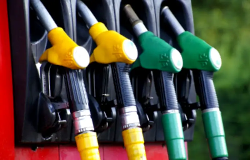 Pénurie de carburant : le chèque énergie peut-il servir à payer le plein ?