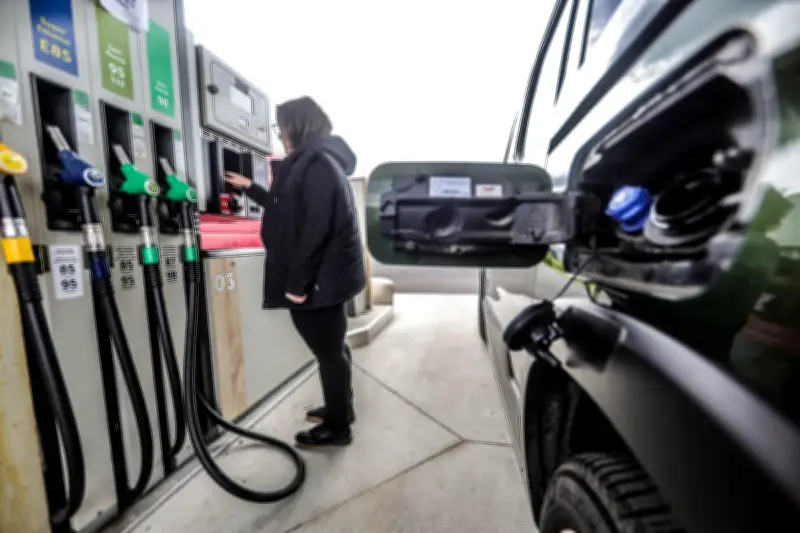 Pénuries de carburant en France : la carte s'assombrit malgré des prix stables