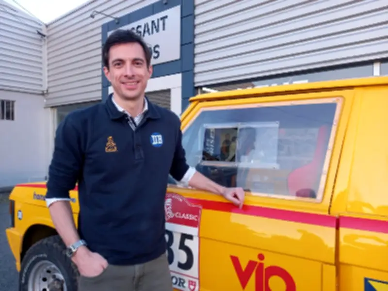 Pons : Gabriel Valentin présente sa réplique hommage du Range Rover du Dakar 1988