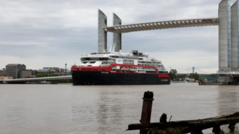 Pont Chaban-Delmas fermé à Bordeaux pour le passage de deux navires le 29 avril