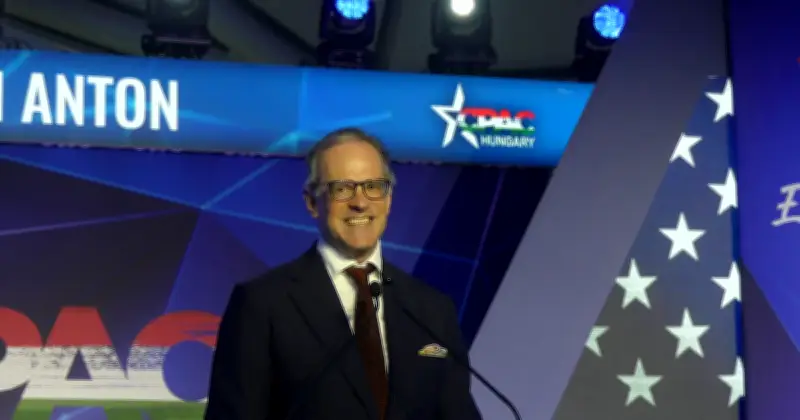 Pourquoi l'Europe s'intéresse-t-elle aux intellectuels de l'extrême droite américaine ?