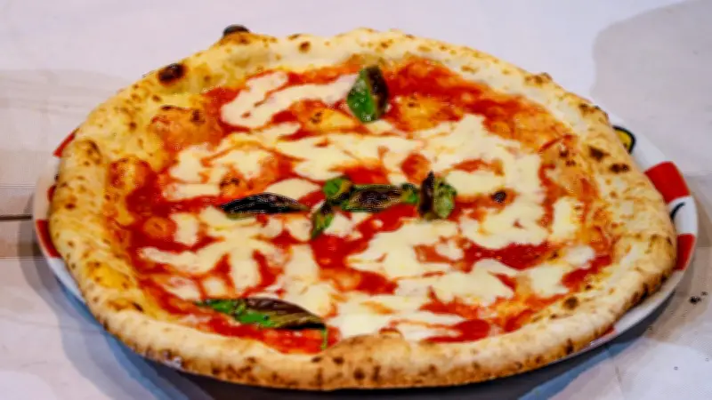 Prédire les guerres avec des pizzas : la théorie qui intrigue