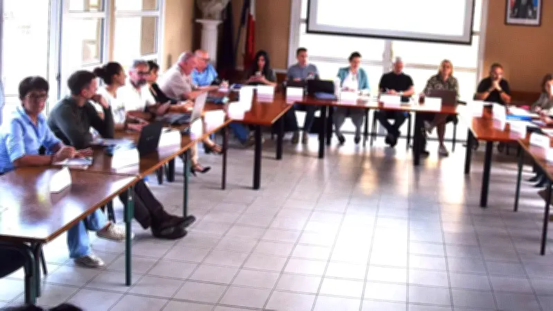 Premier conseil municipal d'Olivier Palanque à Cers : unanimité et commissions créées