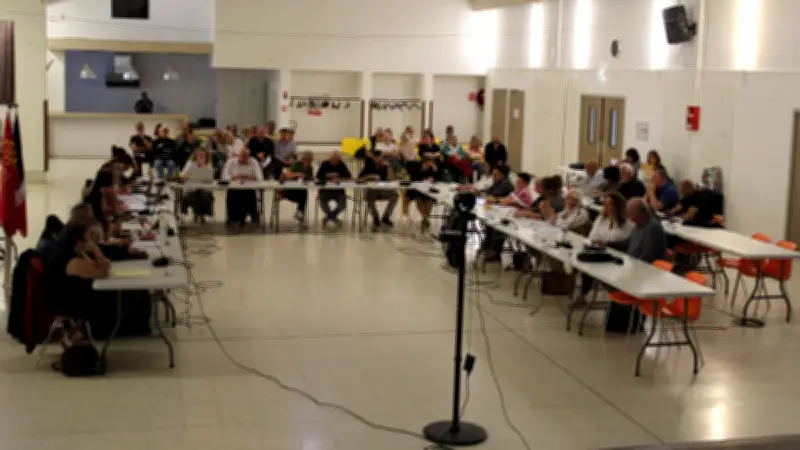 Premier conseil municipal à Pont-Saint-Esprit : commissions et subventions adoptées