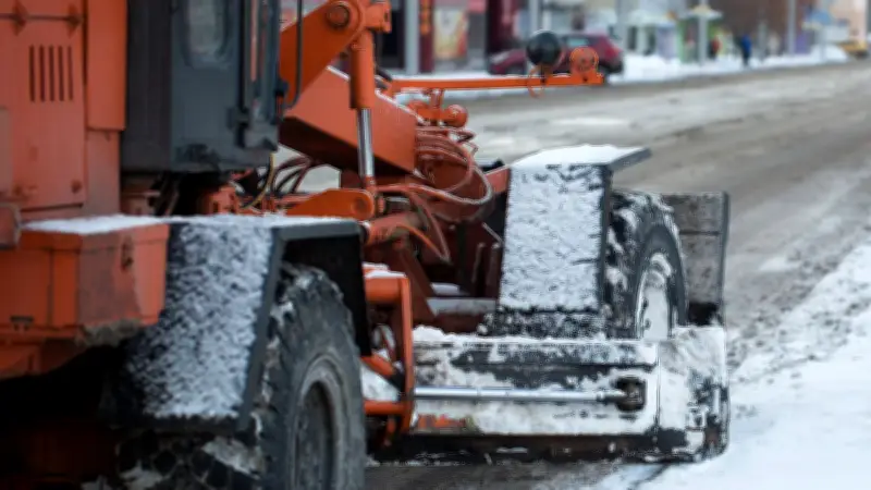 Premier jour de travail sous cocaïne : un conducteur de déneigeuse sème le chaos