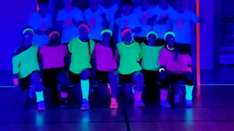 Premier tournoi fluo de handball à Montagnac : une soirée lumineuse et solidaire
