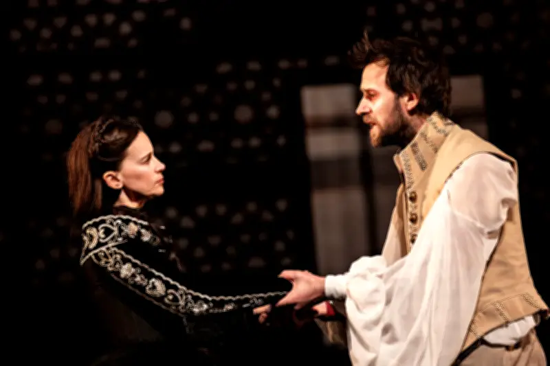 Printemps Théâtral à Paris : Notre Sélection de Spectacles à Ne Pas Manquer