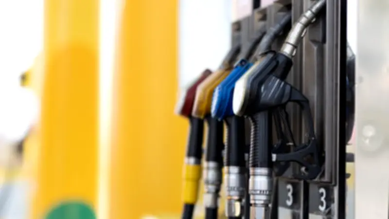 Prix des carburants : 2,69 € le litre d'essence dans une station parisienne