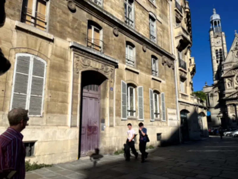 Procès Doucet : le scandale des trésors volés de la bibliothèque littéraire