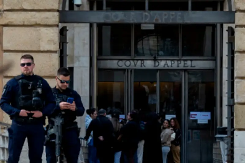 Procès du double meurtre d'Aix : l'enquêtrice mise en difficulté par la défense
