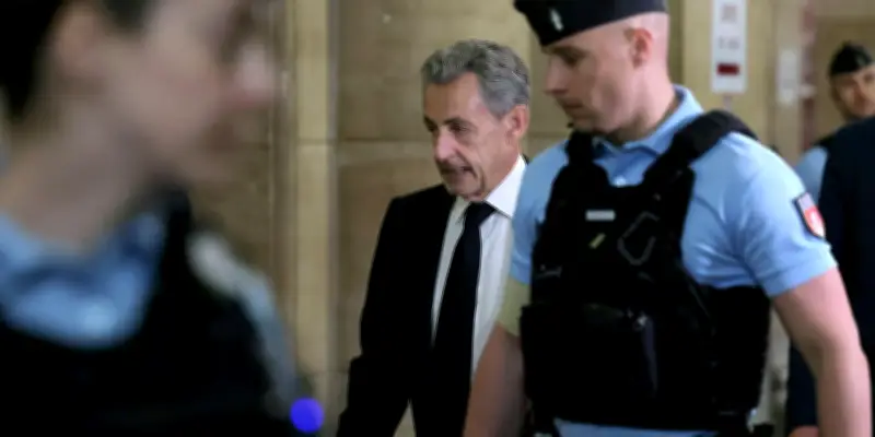 Procès libyen : Nicolas Sarkozy maintient sa stratégie de mise en cause de ses anciens proches