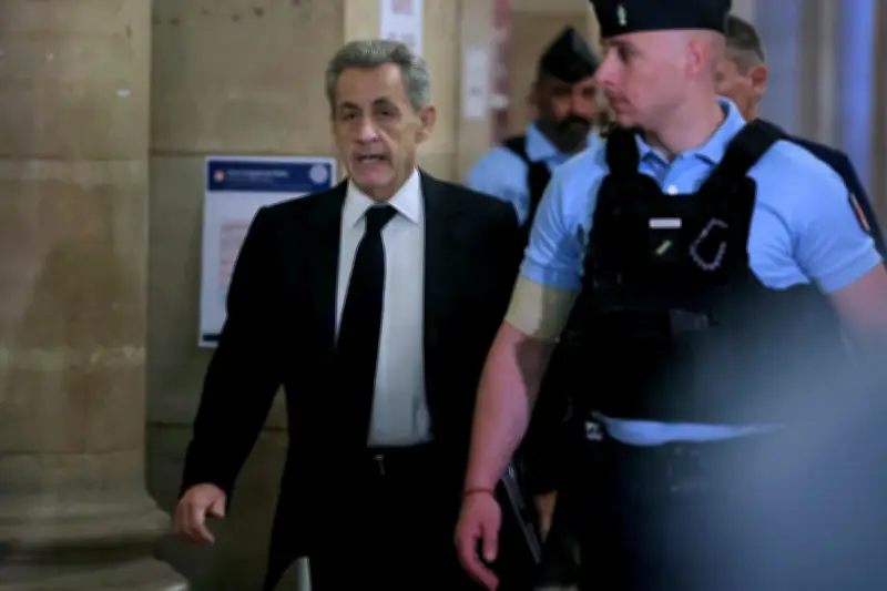 Procès libyen : Nicolas Sarkozy reste imperturbable face aux questions des avocats