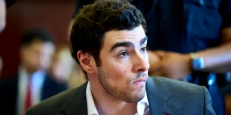 Procès reporté pour le meurtre du PDG d'UnitedHealthcare : Luigi Mangione devant la justice en 2027