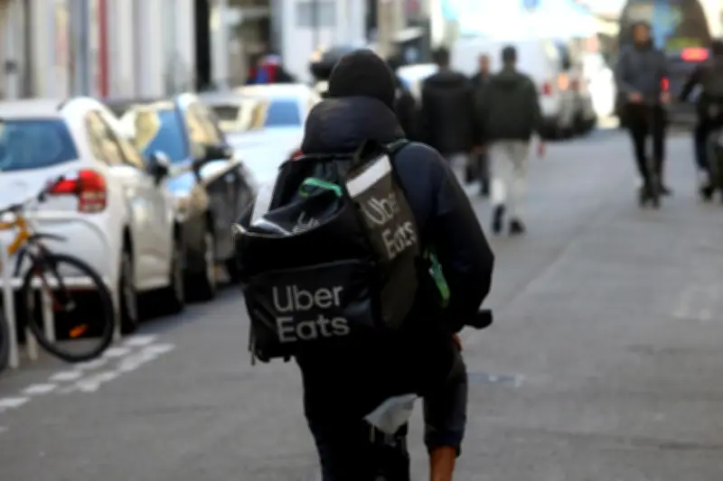 Progrès technologique : le revers de la médaille sur les livreurs et l'IA