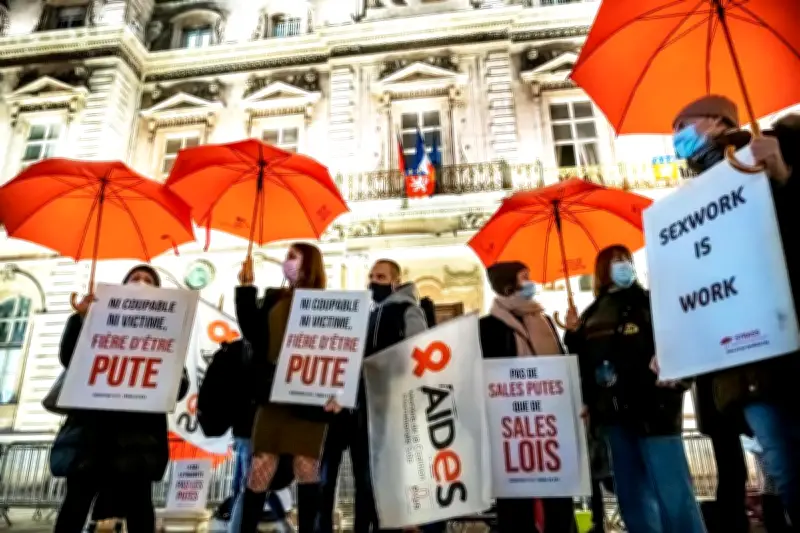 Prostitution : une proposition de loi historique élaborée avec les travailleurs du sexe