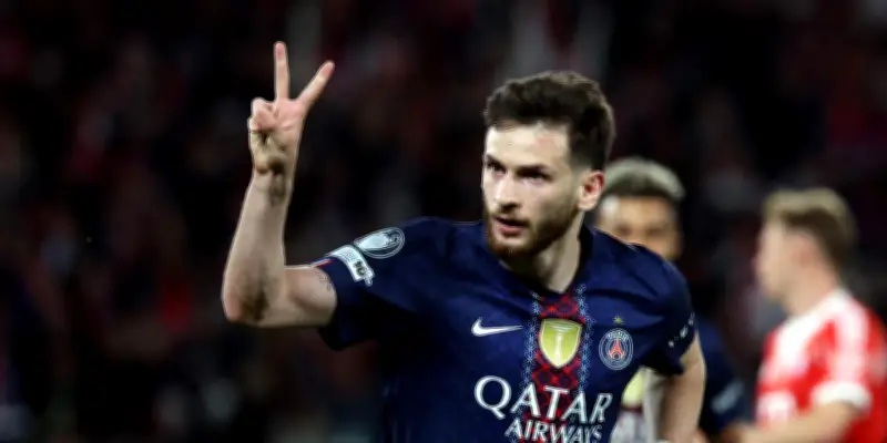 PSG-Bayern : Khvicha Kvaratskhelia, l'homme du printemps parisien en Ligue des champions