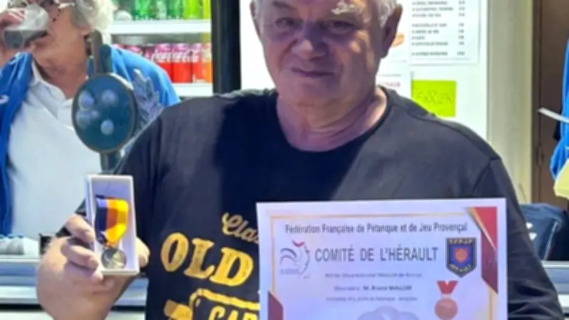 Pétanque à Magalas : Bruno Wallem honoré pour son engagement éducatif