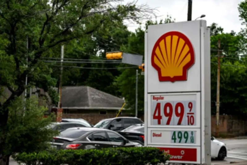 Pétrole : le Brent franchit les 126 dollars, craintes de stagflation