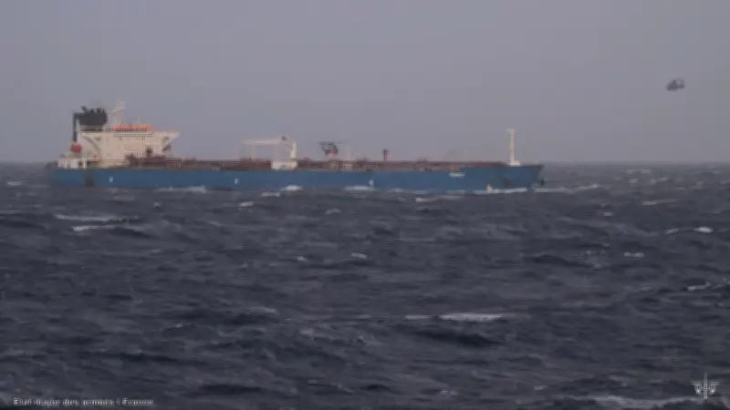 Pétrolier russe intercepté en Méditerranée escorté vers Marseille-Fos
