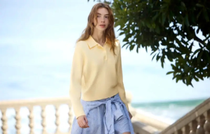 Pull col polo en coton doux UNIQLO : confort et style à 39,90 €