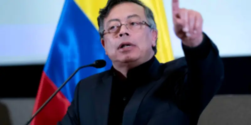 Quito rappelle son ambassadeur en Colombie après des propos de Petro sur Jorge Glas