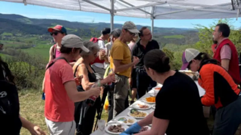 Randonnée gourmande en Aveyron : succès pour une journée sportive et conviviale
