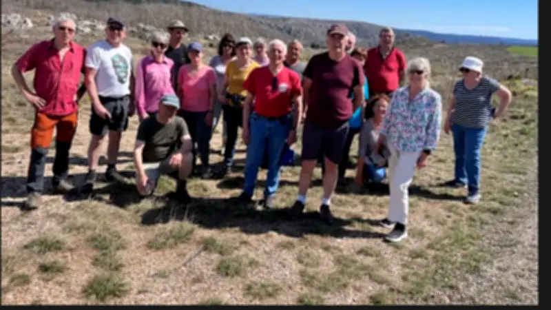 Randonnée sur le causse de Sauveterre : 19 marcheurs découvrent les paysages aveyronnais