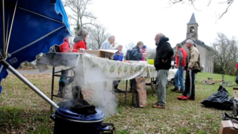 Randonnées gastronomiques de Pâques à Saint-Izaire : trois parcours au cœur de l'Aveyron