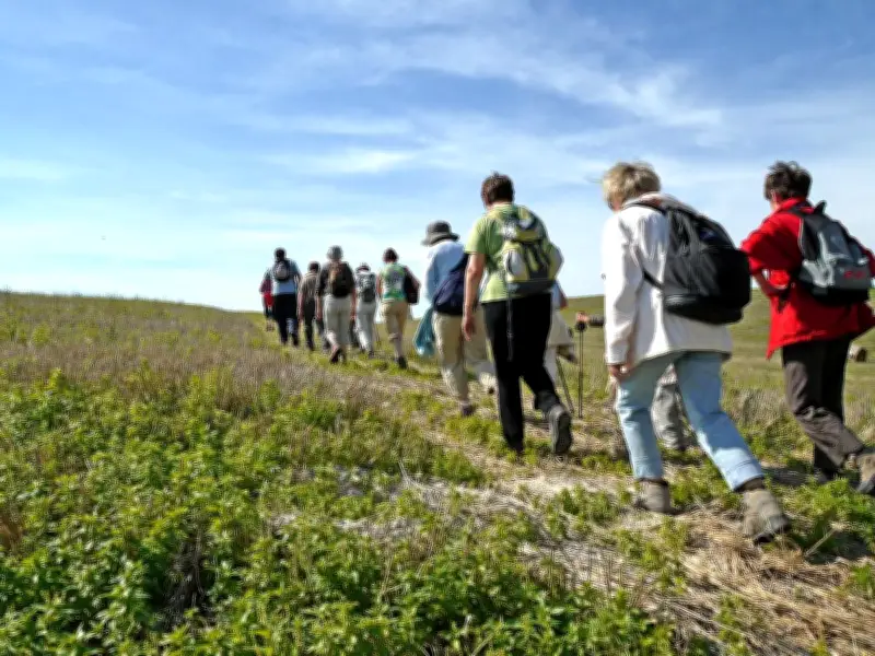 Randonnées pédestres et équestres organisées par Lo Vilatge et le Groupement des randonneurs équestres