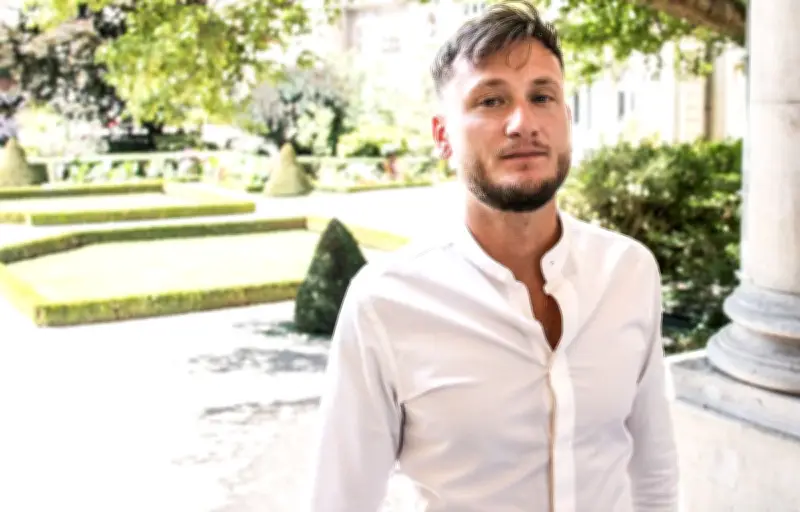 Raphaël Arnault (LFI) rompt le silence et affirme vouloir poursuivre son mandat