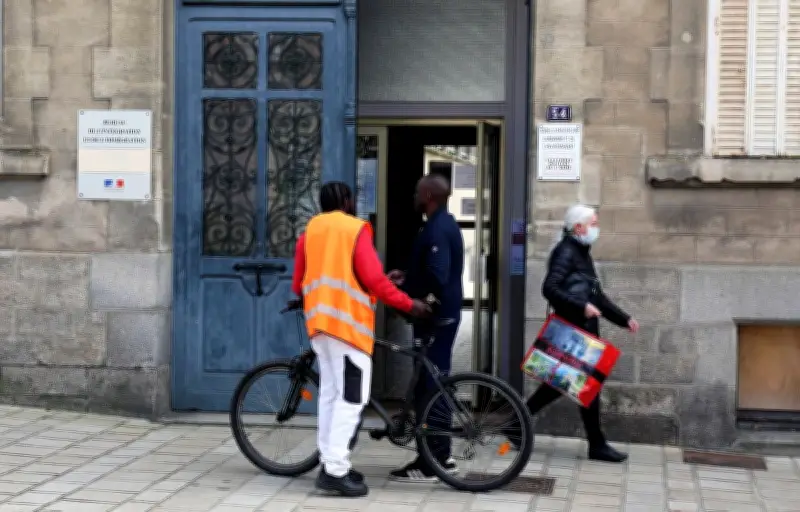 Regroupement familial : une baisse inédite des titres de séjour en 2023