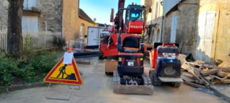 Retards de chantier à Cénac-et-Saint-Julien : inquiétudes pour l'accès à La Poste