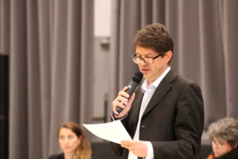 Éric Japiot élu président de la CCB après un scrutin serré révélant les tensions territoriales