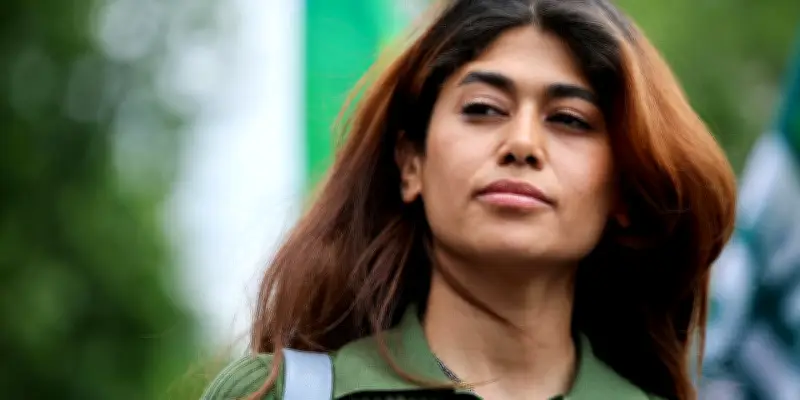 Rima Hassan dément formellement toute possession de drogue après une convocation policière
