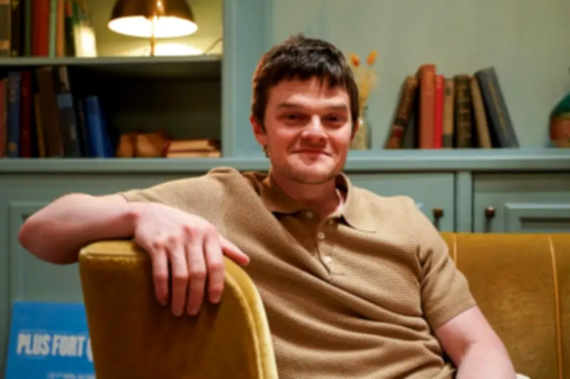 Robert Aramayo décrypte le syndrome de Gilles de la Tourette après son Bafta