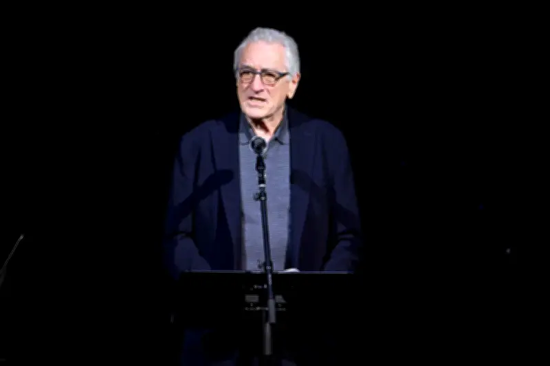 Robert de Niro tourne un documentaire intime sur son père dans un village de la Loire