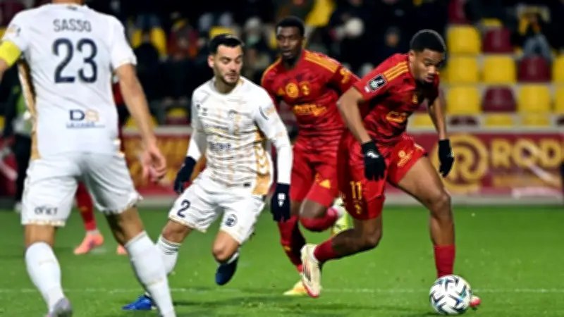 Rodez AF accueille Troyes en Ligue 2 : un match crucial pour les play-offs