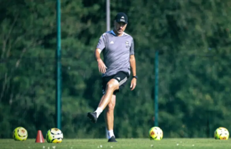 Romain Ferrier raconte la montée en puissance de Rio Mavuba, nouveau coach de la N2 bordelaise