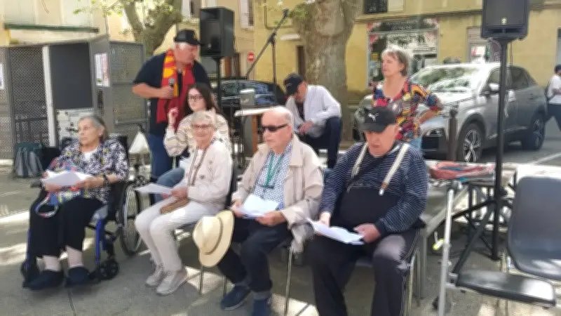 Roquemaure : Poésie et chansons illuminent la vie à l'Ehpad des Lavandines