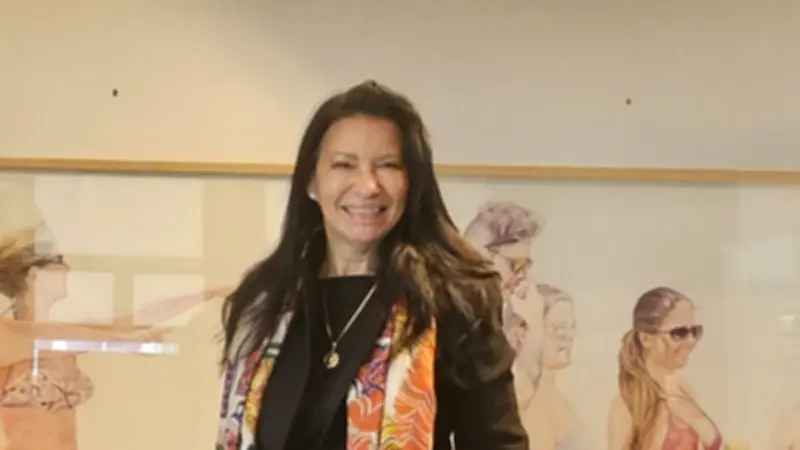 Rosario Heins expose 'Éclat de soleil' à la galerie Prévert de Mauguio
