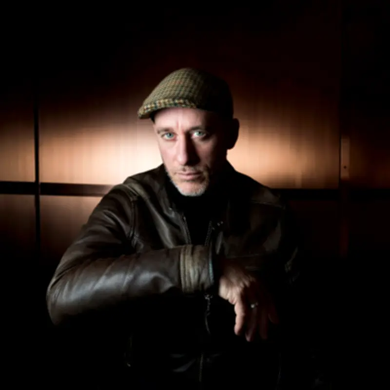 Rouda, du slam à la littérature : son thriller 'Les Jardins perdus' au Marathon des mots
