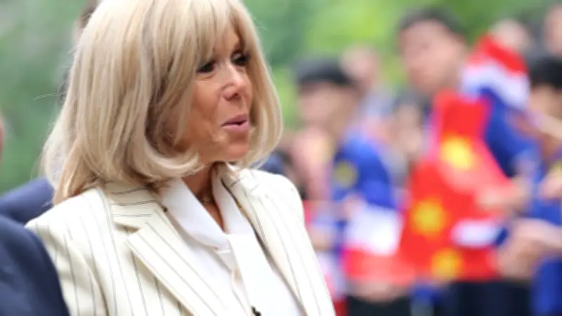 Rumeurs sur Brigitte Macron : une « théorie zombie » impossible à déloger