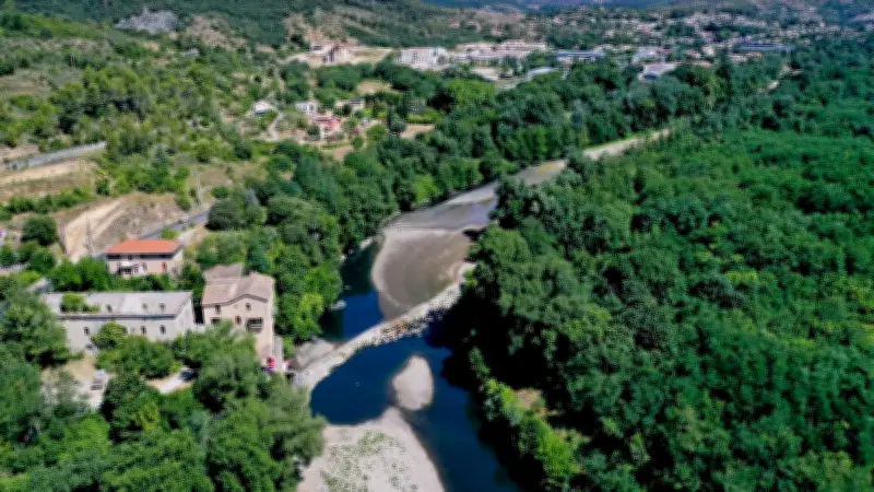 Rupture de digue sur la Cèze : saison touristique menacée à Saint-Ambroix