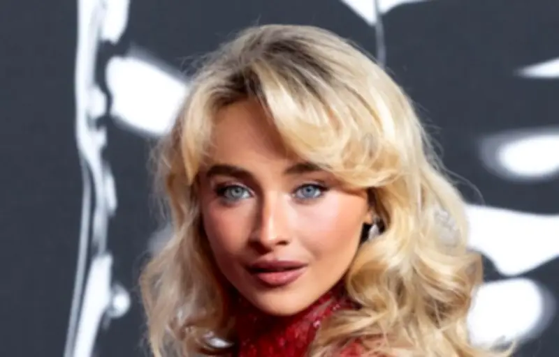 Sabrina Carpenter critiquée pour un commentaire sur une Zaghrouta à Coachella