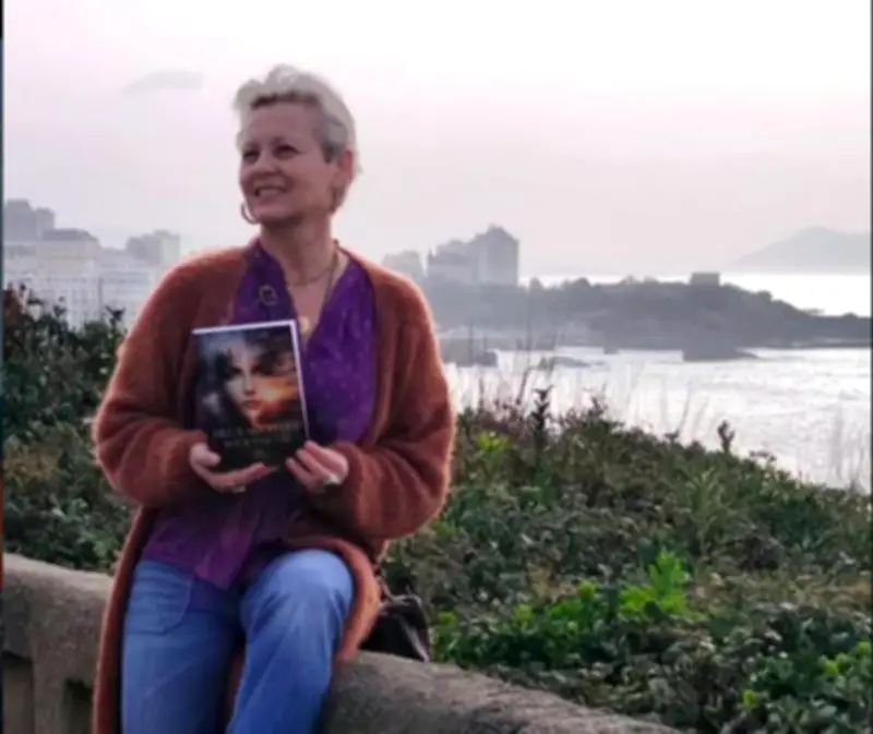 Sabrina Dollé explore les relations familiales dysfonctionnelles dans son nouveau roman